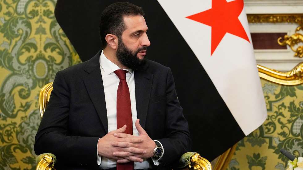epa12455419 Syrian interim President Ahmad al-Sharaa speaks during a meeting with the Russian president at the Grand Kremlin Palace in Moscow, Russia, 15 October 2025.  EPA/ALEXANDER ZEMLIANICHENKO / POOL