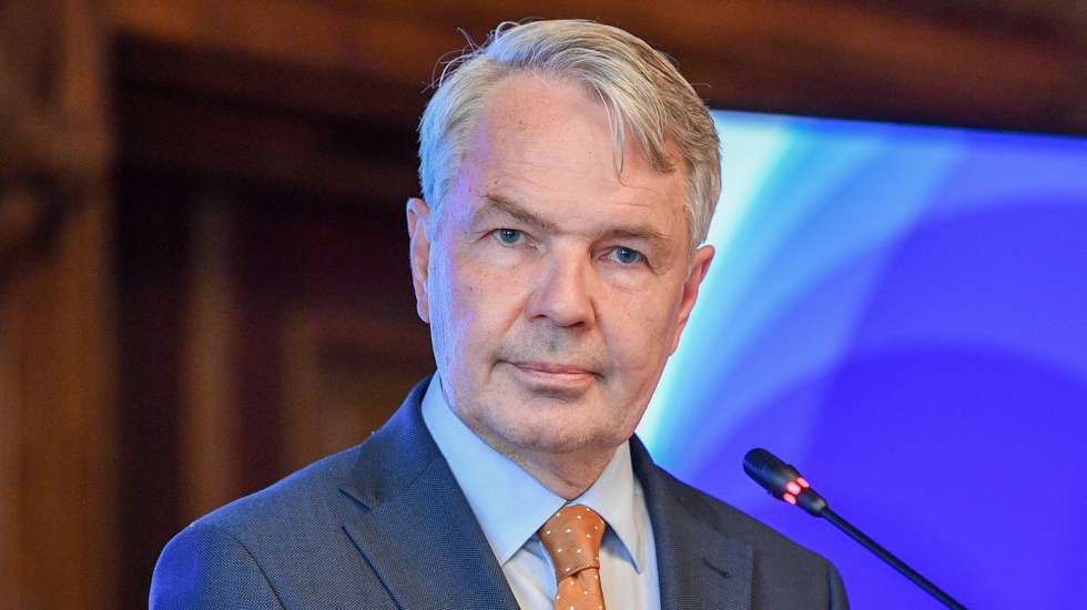 epa10045539 Minister of Foreign Affairs of Finland Pekka Haavisto during the press conference after the meeting with Polish Minister of Foreign Affairs Zbigniew Rau in Helsinki, Finland, 01 July 2022. Minister Rau is on a one-day visit to Finland.  EPA/Radek Pietruszka POLAND OUT