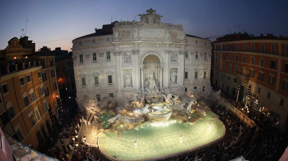 Plano de fundo de vários filmes, a fonte do século XVIII é um dos locais mais visitados em Roma