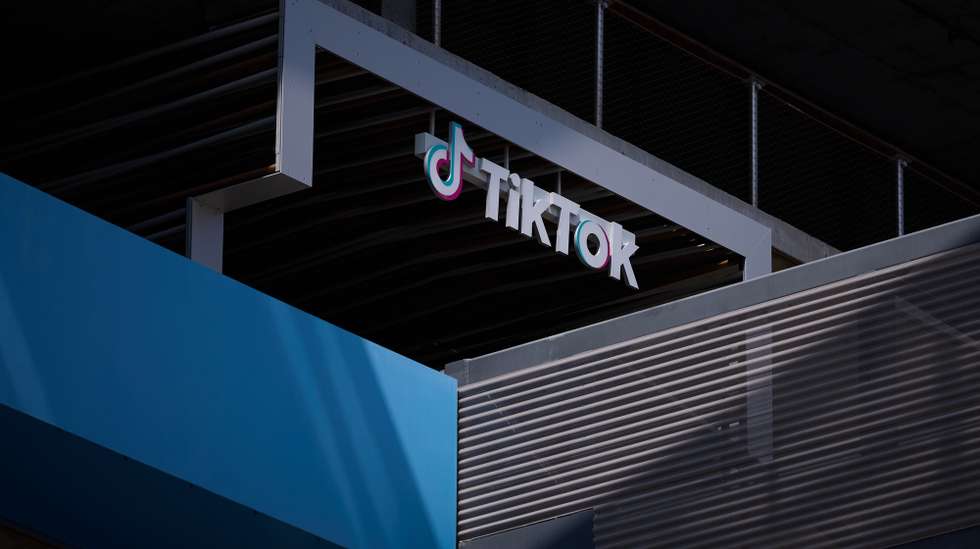 epa12381282 Signage is on display at TikTok headquarters in Los Angeles, California, USA, 15 September 2025. US and Chinese officials said they have reached a framework agreement to switch the TikTok app to US-controlled ownership that will be confirmed in a call on 19 September between US President Donald Trump and Chinese President Xi Jinping.  EPA/ALLISON DINNER
