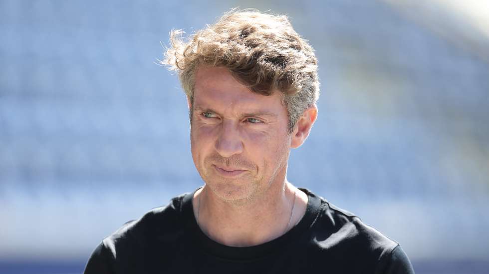 O treinador do Arouca, Vasco Seabra (C) reage durante o jogo da I Liga de futebol contra o Maritimo realizado no Estádio Municipal de Arouca, em Arouca, 29 Agosto 2026. MANUEL FERNANDO ARAÚJO/LUSA