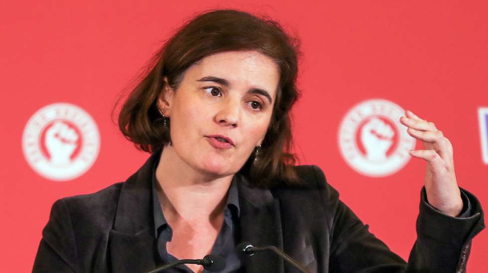 A ministra de Estado e da Presidência, Mariana Vieira da Silva, discursa durante a sessão de abertura das Jornadas Parlamentares do Partido Socialista, Tomar, 27 de março de 2023. PAULO CUNHA/LUSA
