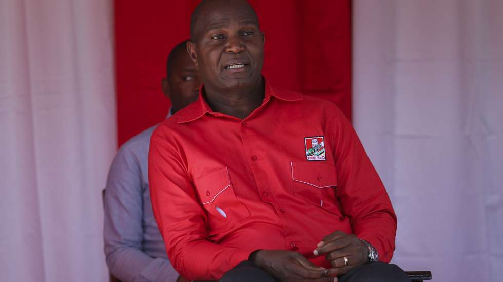 Daniel Chapo, antes da Comissão Nacional de Eleições (CNE) divulgar hoje os resultados do apuramento geral das eleições de 09 de outubro, Maputo, Moçambique, 24 de outubro de 2024. A Comissão Nacional de Eleições (CNE) divulgou hoje os resultados do apuramento geral das eleições de 09 de outubro – presidenciais, legislativas e para as assembleias provinciais -, anunciando a vitória da Frente de Libertação de Moçambique (Frelimo, no poder), com mais 11 deputados do que os que já possuía no parlamento, e do seu candidato presidencial, Daniel Chapo, com 70,67% dos votos, resultados que ainda carecem da validação do Conselho Constitucional. LUÍSA NHANTUMBO/ LUSA