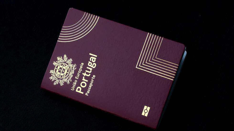 Passaporte emitido pelo governo português, Lisboa, 08 de outubro de 2021. ANTÓNIO COTRIM/LUSA