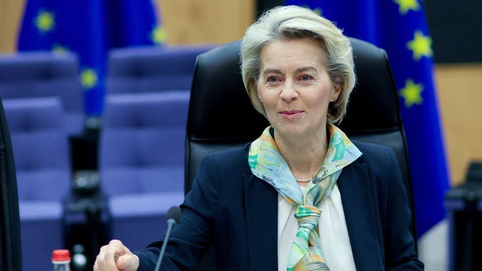 epa11151388 European Commission President Ursula von der Leyen at the start of the European Commission weekly college meeting in Brussels, Belgium, 14 February 2024.  EPA/OLIVIER HOSLET