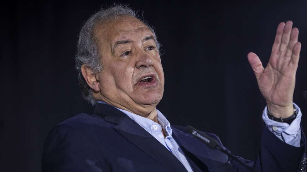 O antigo ministro da Economia, António Costa Silva, usa da palavra durante um almoço de apoio ao secretário-geral do Partido Socialista (PS), Pedro Nuno Santos (ausente da foto), em Queluz, 13 de maio de 2025. JOSÉ SENA GOULÃO/LUSA