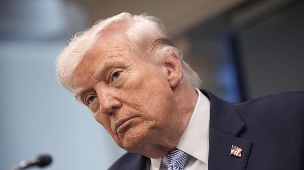 epa12872501 US President Donald Trump briefs the media on Iran from the James S Brady Press Briefing Room of the White House in Washington, DC, USA, 06 April 2026.  EPA/YURI GRIPAS / POOL