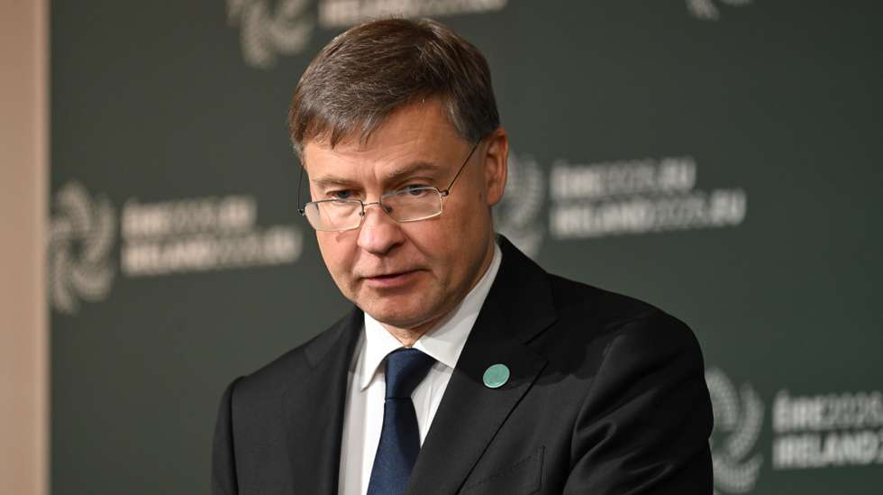 epa13247779 European Commissioner for Economy and Productivity, Implementation and Simplification Valdis Dombrovskis at a press conference at the Informal meeting of EU Finance Ministers in Dublin Castle, Dublin, Ireland 18 September 2026. Ireland holds the Presidency of the EU for six months until the end of 2026.  EPA/BRYAN MEADE