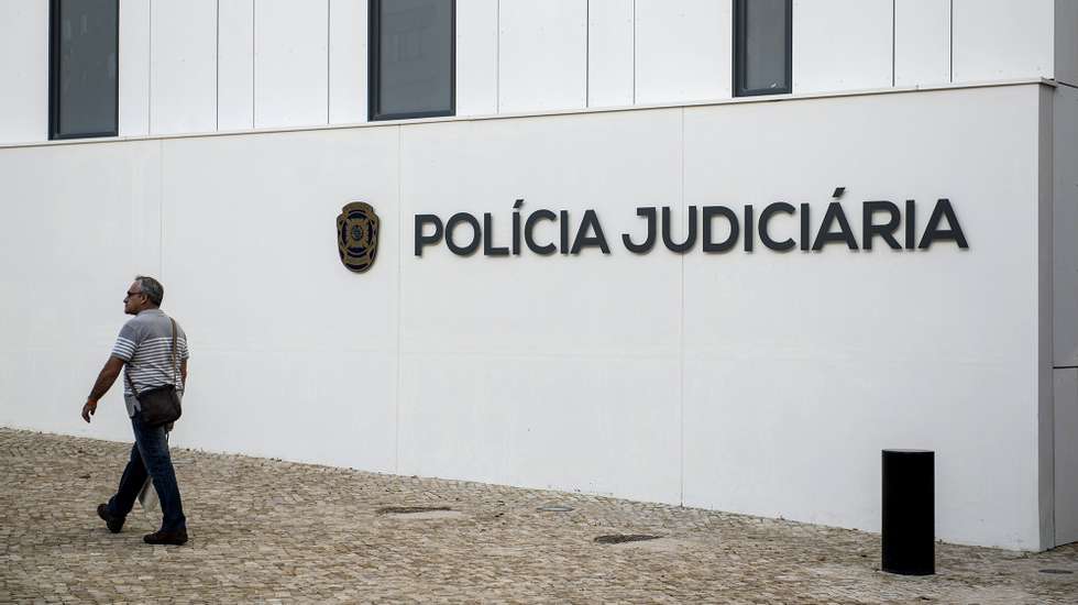 The Judicial Police arrest a man wanted in Brazil for sexual abuse of daughters aged 10 and 14