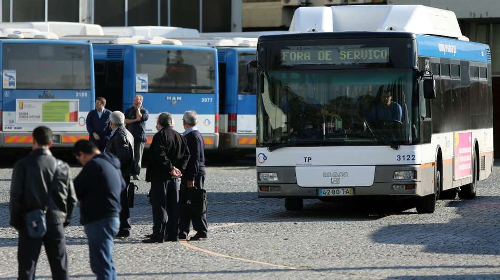 João Paulo Silva, relembrou que &quot;não são só motoristas&quot; em greve, mas também &quot;oficinais, administrativos&quot;