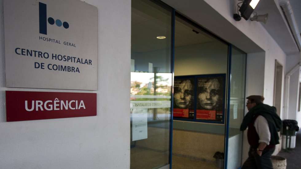 A falta de médicos em vários hospitais do país tem levado nos últimos dias ao encerramento de urgências de obstetrícia