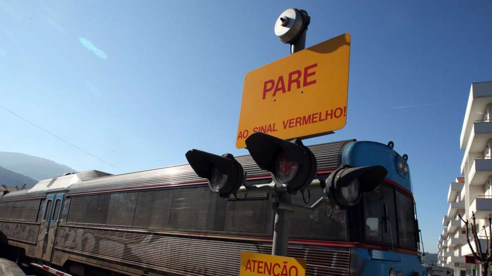 A circulação entre as estações de Louriçal e Monte Real chegou a ficar suspensa, tendo sido reposta pelas 19h30