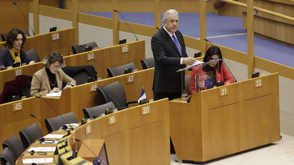 A ex-vice-presidente do PE, a deputada grega Eva Kaili, permanece em prisão preventiva na Bélgica, aguardando uma audiência na quinta-feira, assim como o seu companheiro, Francesco Giorgi, conselheiro parlamentar