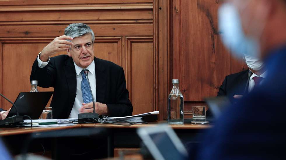 O presidente do Fundo de Resolução, Luís Máximo dos Santos, durante a sua audição perante os deputados da Comissão de Orçamento e Finanças, na Assembleia da República, em Lisboa, 16 de setembro de 2020. ANTÓNIO COTRIM/LUSA