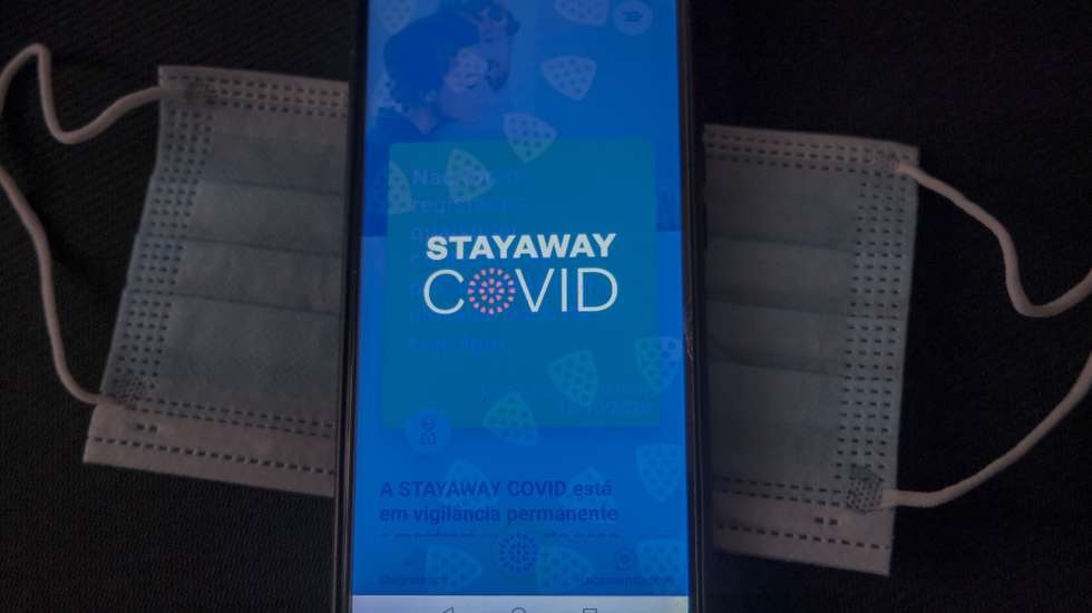 A app StayAway Covid, que pretende identificar potenciais exposições a pessoas infetadas com Covid-19,  Lisboa, 16 de outubrode 2020. ANTÓNIO COTRIM/LUSA