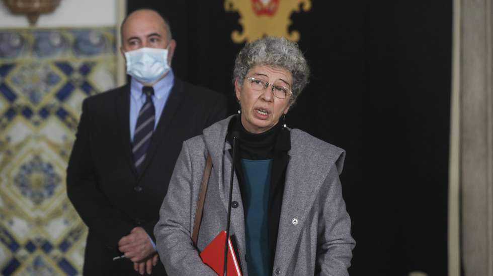 A secretária-geral da Confederação Geral dos Trabalhadores Portugueses - Intersindical Nacional - CGTP-IN, Isabel Camarinha, fala aos jornalistas após audiência com o Presidente da República, Marcelo Rebelo de Sousa (ausente da foto), esta tarde no Palácio de Belém, em Lisboa, 18 de fevereiro de 2021. MIGUEL A. LOPES/LUSA