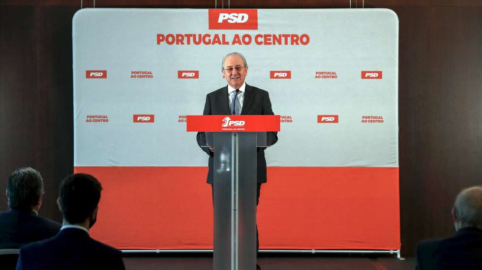O presidente do PSD, Rui Rio, durante uma declaração de reação sobre a Operação Marquês e o estado da Justiça, num hotel do Porto, 12 de abril de 2021. ESTELA SILVA/LUSA