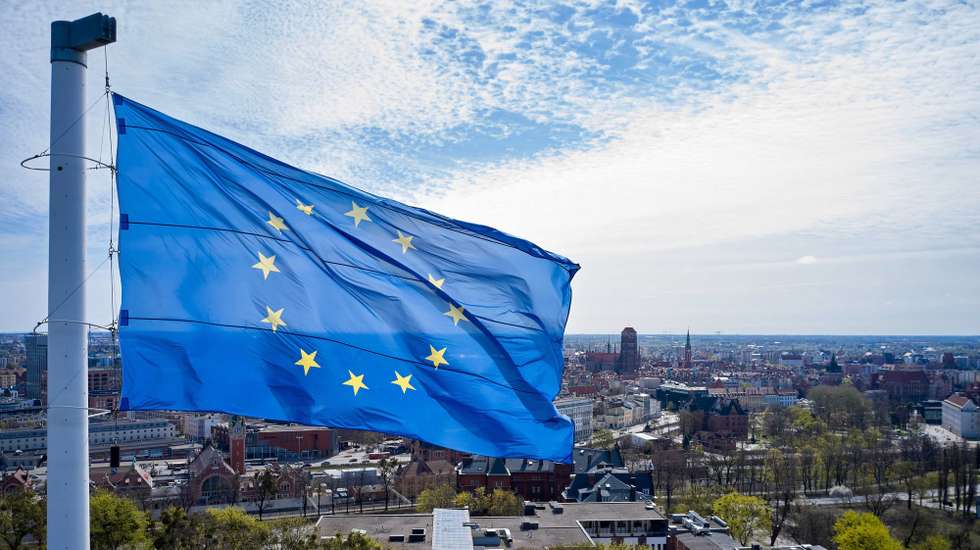 epa09171513 The European Union flag on the Gradowa Hill during 17th anniversary of Poland's accession to the European Union, in Gdansk, nothern Poland, 01 May 2021. Poland has been a member state of the European Union since 01 May 2004.  EPA/ADAM WARZAWA POLAND OUT