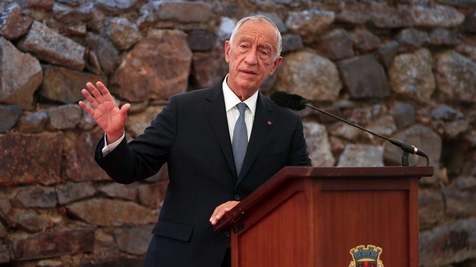 O Presidente da República, Marcelo Rebelo de Sousa, discursa durante a visita inaugural da Casa da Cidadania Salgueiro Maia, na sua terra Natal, Castelo de Vide, 1 de julho de 2021. O espaço acolhe uma área com cartazes, fotografias e uma coleção de miniaturas de carros de combate, a especialidade de Salgueiro Maia como oficial de Cavalaria e a sua grande paixão profissional. NUNO VEIGA/LUSA