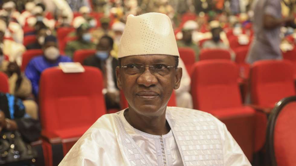 epa09253994 Mali opposition leader Choguel Maiga named transitional prime minister during the swearing in ceremony of Colonel Assimi Goita the new interim president in Bamako, Mali, 07 June 2021. Assimi Goita was sworn in during a ceremony in the capital and set February 2022 for elections after removing the former transitional president two weeks ago. Assimi Goita named Choguel Maiga as Mali's  transitional prime minister.  EPA/HADAMA DIAKITE