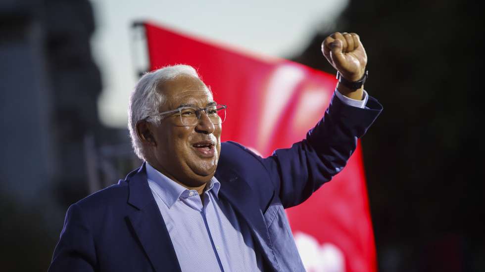 O secretário-geral do Partido Socialista (PS), António Costa, durante um comício em Castelo Branco, 22 de setembro de 2021. No próximo dia 26 de setembro mais de 9,3 milhões eleitores podem votar nas eleições autárquicas para eleger os seus representantes locais. PEDRO REIS MARTINS/LUSA