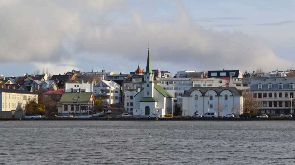 epa03970316 A photo taken on 29 October 2013 shows a view of the Icelandic capital Reykjavik. Iceland is one of eight candidates hoping to follow Croatia's footsteps to become members of the European Union. A Summit of EU leaders in Brussels in December 2013 is expected to discuss the European Commission's recommendations for Albania, Bosnia and Herzegovina, Kosovo, Macedonia, Montenegro, Serbia, Turkey and Iceland pending the respective countries' efforts to match European Union requirements in political and economic matters. Iceland applied for EU membership in 2009 and launched accession talks a year later in 2010 after decades of economic cooperation with the EU. Iceland's new government in 2012 put negotiations on hold pending a national referendum.  EPA/MIKKO PIHAVAARA