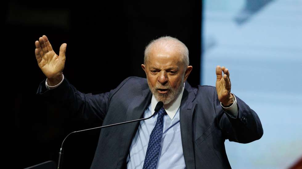 epa11588562 Brazilian President Luiz Inacio Lula da Silva speaks during the opening ceremony of the 27th Sao Paulo International Book Biennial, which this year has Colombia as the guest of honor, in Sao Paulo, Brazil, 05 September 2024.  EPA/ISAAC FONTANA