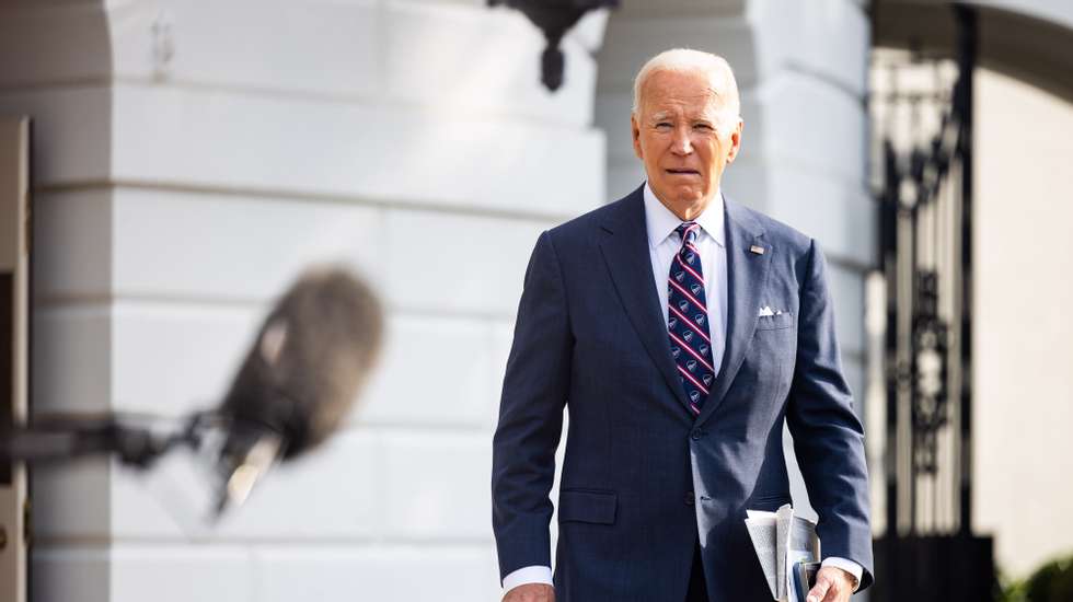 epa11608072 US President Joe Biden prepares to speak briefly to the media before departing the White House for a day trip to Wilmington, then Philadelphia, in Washington, DC, USA, 16 September 2024. Biden spoke about the second attempted assassination of Republican presidential nominee Donald Trump, saying he was glad the former president is okay.  EPA/JIM LO SCALZO / POOL