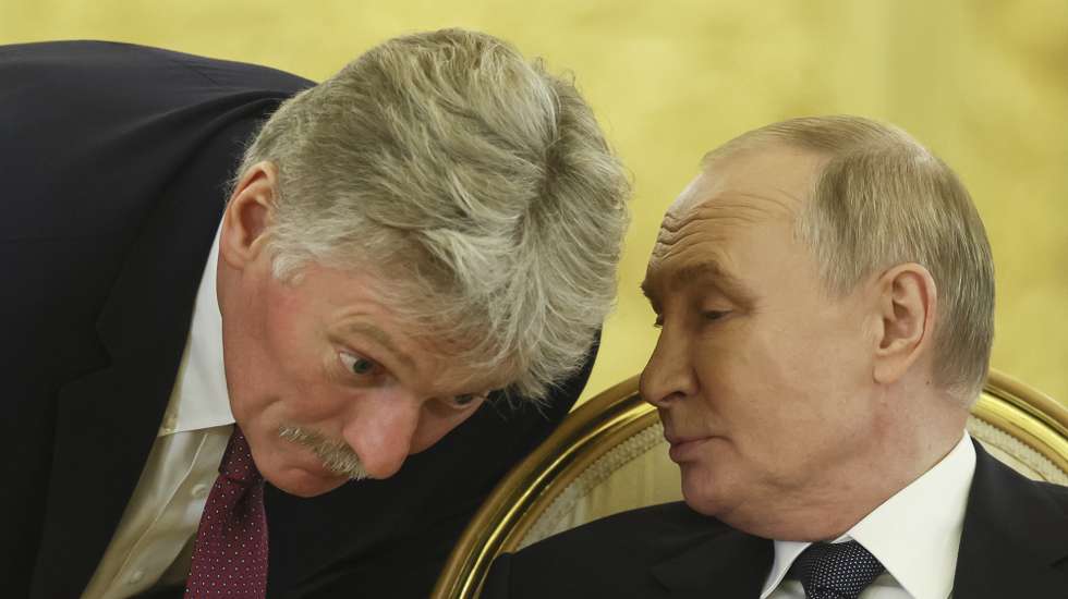 epa11649489 Russian President Vladimir Putin (R) speaks with Kremlin spokesman Dmitry Peskov during an extended meeting at the summit of the heads of state of the Commonwealth of Independent States (CIS) at the Kremlin in Moscow, Russia, 08 October 2024.  EPA/SERGEI ILNITSKY