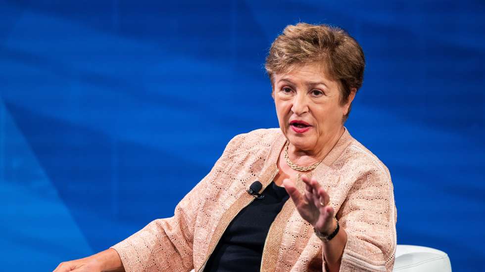 epa11616215 International Monetary Fund (IMF) Managing Director Kristalina Georgieva speaks at the 2024 Michel Camdessus Annual Central Banking Lecture at the IMF in Washington, DC, USA, 20 September 2024. Georgieva, along with Governor of the European Central Bank Christine Lagarde, spoke about global inflation, as well as the change that digital transformations have brought to finance.  EPA/JIM LO SCALZO