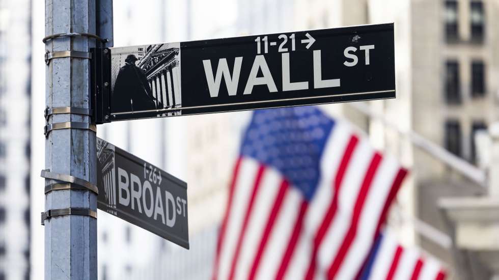 epaselect epa11706141 A sign for Wall Street outside of the New York Stock Exchange in New York, New York, USA, 06 November 2024. The Dow Jones Industrial Average as well as other market indicators were up today by as much as 3% following news of Donald J. Trump winning the US presidential election overnight.  EPA/JUSTIN LANE