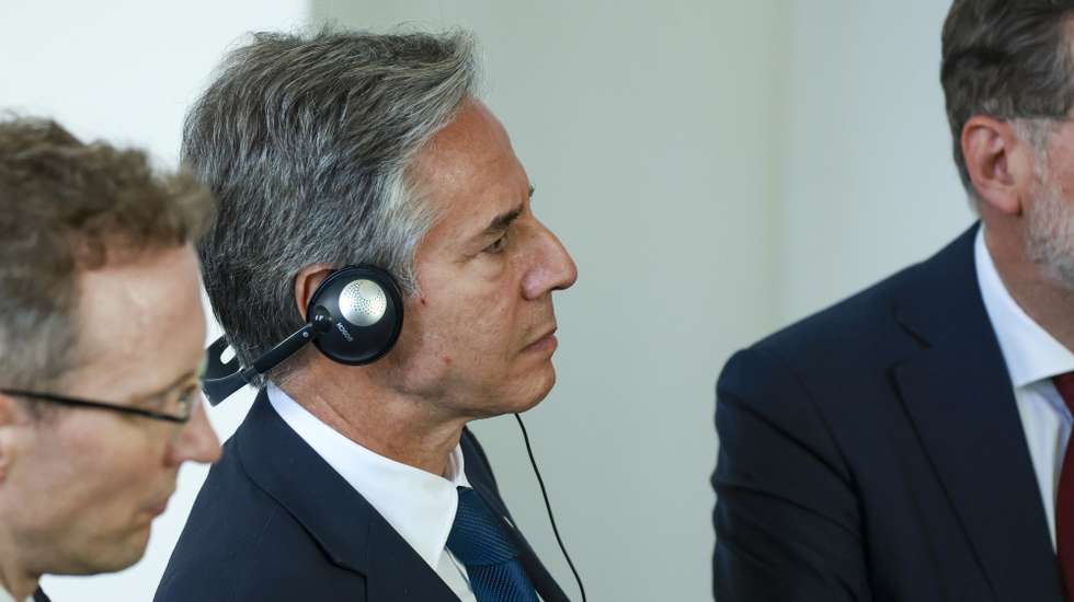 epa11666204 US Secretary of State Antony Blinken looks on during a joint press conference between the US President and the German Chancellor at the chancellery in Berlin, Germany, 18 October 2024. US President Joe Biden is on a visit to Germany from 17 to 18 October 2024 to attend an Order of Merit Ceremony and meet with the German Chancellor, British Prime Minister, and French President.  EPA/CLEMENS BILAN