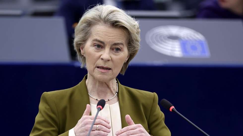 epa11843909 President of the European Commission Ursula von der Leyen speaks during a debate on 'Conclusions of the European Council meeting of 19 December 2024' at the European Parliament in Strasbourg, France, 22 January 2025. The EU Parliament's session runs from 20 till 23 January 2025.  EPA/RONALD WITTEK