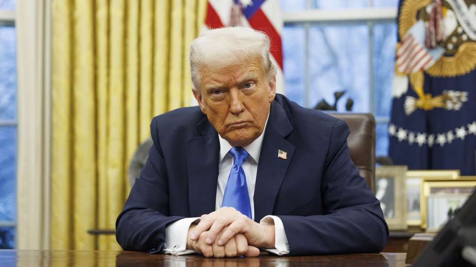 epa11889306 US President Donald J. Trump gives remarks to the media in the Oval Office of the White House, as he meets with US entrepreneur and U.S. special government employee Elon Musk, in Washington, DC, USA, 11 February 2025.  EPA/Aaron Schwartz / POOL