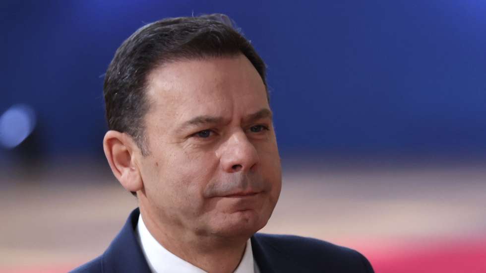 epa11944111 Portuguese Prime Minister Luis Montenegro arrives for an European Council meeting in Brussels, Belgium, 06 March 2025. The EU leaders are convening for a special summit to discuss ongoing support for Ukraine and enhance European defence.  EPA/CHRISTOPHE PETIT TESSON