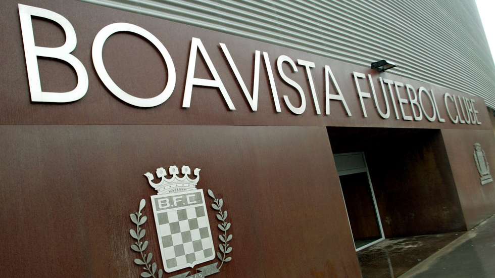 POR03: 20031126: PORTO: Exterior do estadio do Bessa, estadio do clube de futebol Boavista, na cidade do Porto. FOTO ESTELA SILVA/LUSA