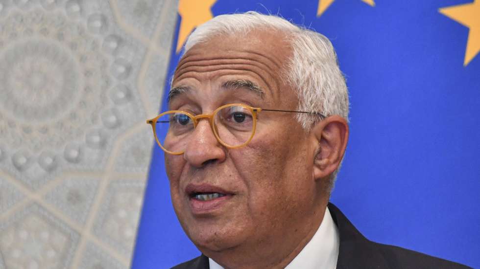 epa12009920 European Council President Antonio Costa addresses a press conference as part of the EU-Central Asia summit in Samarkand, Uzbekistan, 04 April 2025. The first summit between leaders of the EU and five countries of Central Asia was held in Samarkand from 03 to 04 April.  EPA/STRINGER