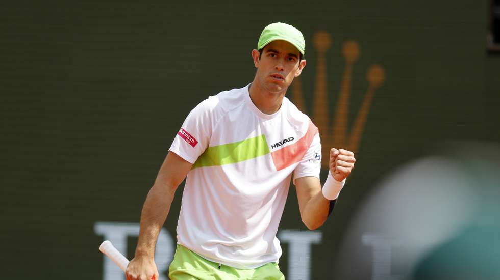 epa12017975 Nuno Borges of Portugal gestures during his first round match against Holger Rune of Denmark at the ATP Monte Carlo Masters tennis tournament in Roquebrune Cap Martin, France, 08 April 2025.  EPA/SEBASTIEN NOGIER