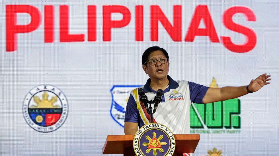 epa12086848 Philippine President Ferdinand Marcos Jr. delivers a speech endorsing senatorial candidates through an alliance of political parties during a campaign rally of the Alyansa Para Sa Bagong Pilipinas (Alliance For A New Philippines) in Mandaluyong City, Metro Manila, Philippines, 09 May 2025. Candidates are wrapping up a 90-day campaign period leading up to the 12 May national and local mid-term elections, with approximately 18,000 government positions expected to be filled, ranging from senators to local village officers.  EPA/ROLEX DELA PENA