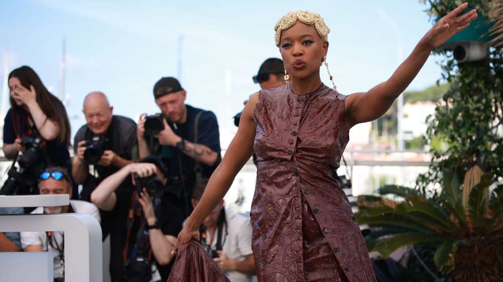epa12112347 Cleo Diara attends the photocall for 'O Riso E A Faca (I Only Rest In The Storm)' during the 78th annual Cannes Film Festival, in Cannes, France, 18 May 2025. The film festival runs from 13 to 24 May 2025.  EPA/CLEMENS BILAN