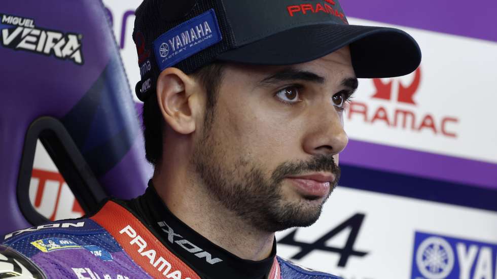 epa12086283 Portoguese MotoGP rider Miguel Oliveira of Prima Pramac Yamaha team looks on prior to the Free Practice session of the French MotoGP Motorcycling Grand Prix race in Le Mans, France, 09 May 2025.  EPA/YOAN VALAT