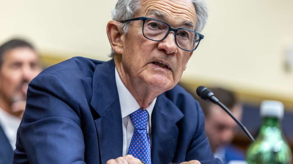 epa12195209 Chairman of the Federal Reserve Jerome Powell testifies during the House Financial Services Committee hearing on the Federal Reserve’s Semi-Annual Monetary Policy Report on Capitol Hill in Washington, DC, USA, 24 June 2025. Chairman Powell said the Federal Reserve will see how the economy evolves before deciding on a rate cut as President Trump simultaneously calls for immediate cuts.  EPA/SHAWN THEW