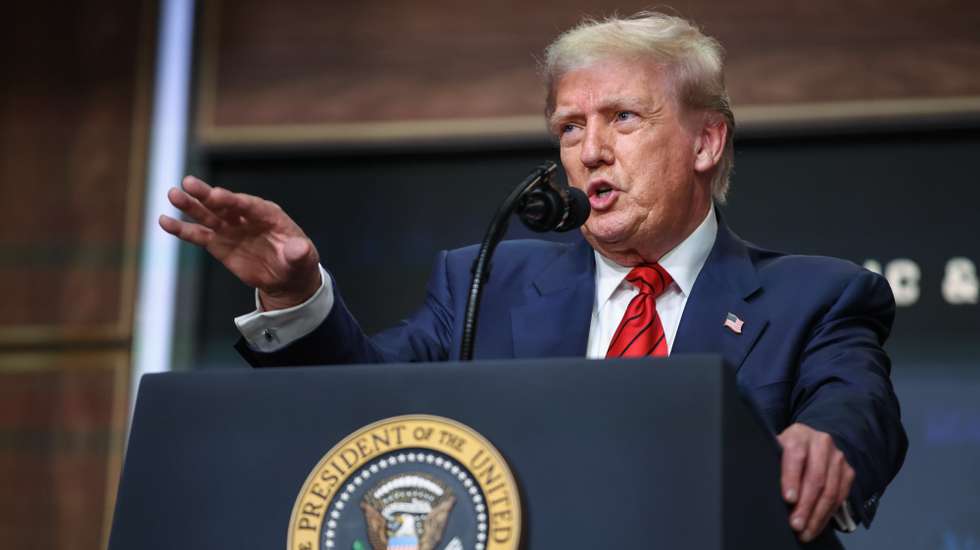 epa12285205 U.S. President Donald Trump takes questions after signing an executive order establishing a task force to oversee the Los Angeles 2028 Olympic Games in the South Court Auditorium of the White House, in Washington, DC, USA, 05 August 2025. The task force will assist in coordination between officials with the city of Los Angeles, LA28, and the federal government as they prepare for the 2028 Olympic Games.  EPA/SAMUEL CORUM / POOL
