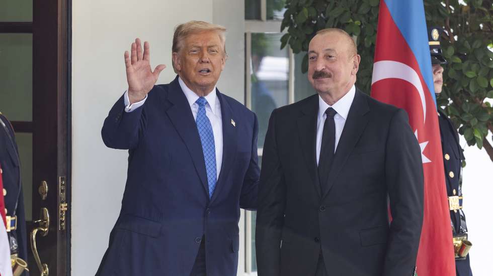 epa12290283 US President Donald Trump (L) welcomes President of Azerbaijan Ilham Aliyev (R) to the White House in Washington, DC, USA, 08 August 2025. Trump is hosting a trilateral meeting with Aliyev and Prime Minister of Armenia Nikol Pashinyan at the White House.  EPA/JIM LO SCALZO