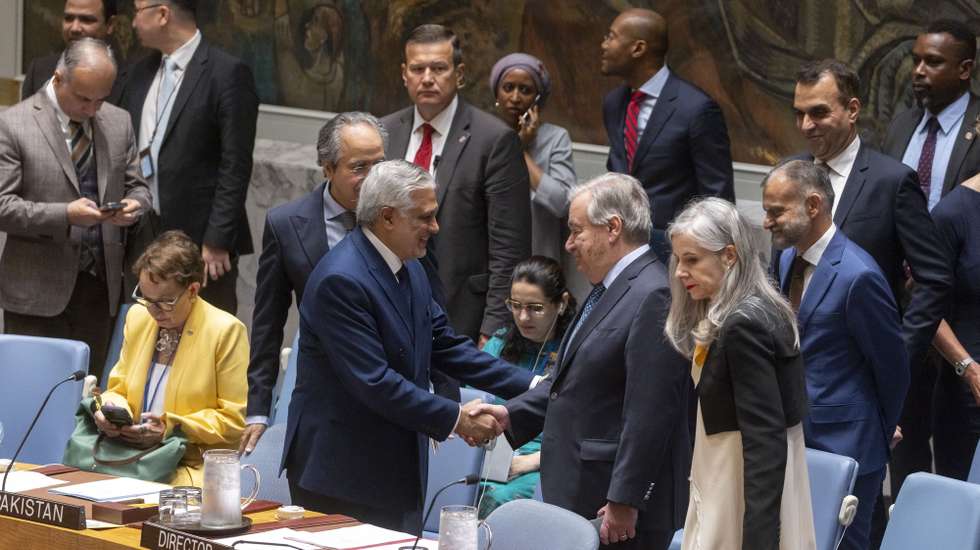 epa12253490 Pakistan's Foreign Minister Ishaq Dar (4-L) shakes hands with United Nations Secretary-General Antonio Guterres (6-R) at the start of a United Nations Security Council meeting on 'promoting international peace and security through multilateralism and the peaceful settlement of disputes' at the United Nations headquarters in New York, New York, USA, 22 July 2025.  EPA/JUSTIN LANE