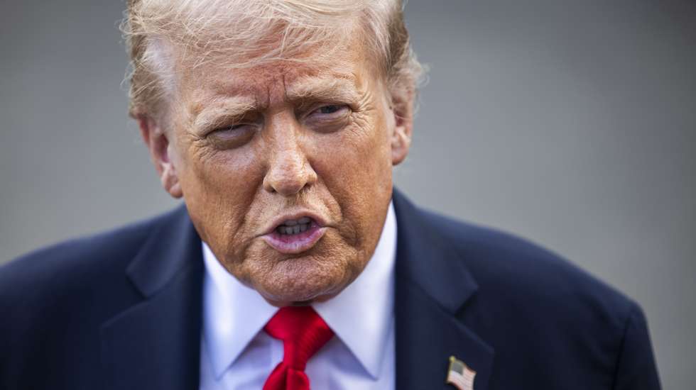 epaselect epa12370221 US President Donald Trump speaks to reporters about the murder of Turning Point founder Charlie Kirk as he leaves the White House for New York City in Washington, DC, USA, 11 September 2025. Trump said law enforcement was making ‘big progress’ towards finding the killer.  EPA/JIM LO SCALZO
