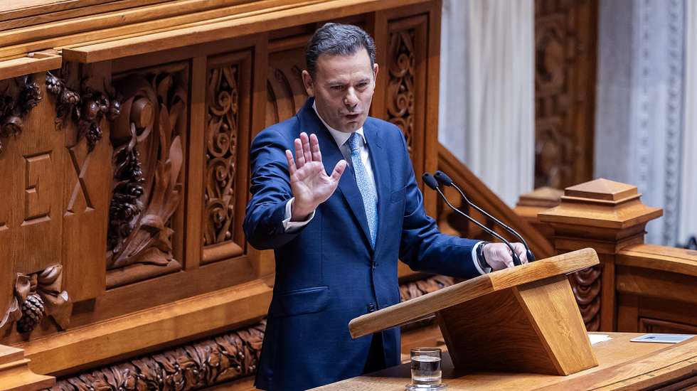 O primeiro-ministro, Luís Montenegro, discursa durante o debate sobre o estado da Nação, na Assembleia da República, em Lisboa, 17 de julho de 2025. JOSÉ SENA GOULÃO/LUSA