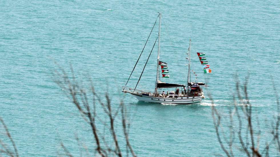 epa12369463 The Global Sumud Flotilla (GSF) sets sail for Bizerte Port after announcing its departure from Sidi Bou Said, northern Tunisia, 11 September 2025. The Gaza-bound GSF flotilla is an international maritime initiative that began sailing in August 2025, aiming to break the Israeli blockade and deliver vital aid to the Gaza Strip.  EPA/MOHAMED MESSARA