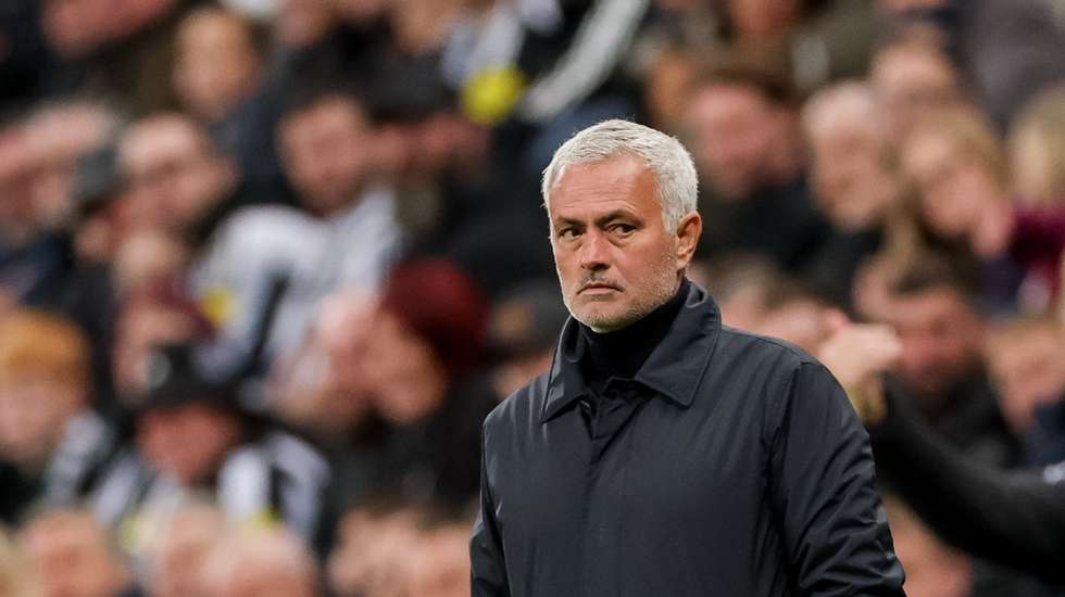 epa12471174 Benfica's head coach Jose Mourinho gestures during the UEFA Champions League league phase match between Newcastle United and SL Benfica, in Newcastle, Britain, 21 October 2025.  EPA/ADAM VAUGHAN