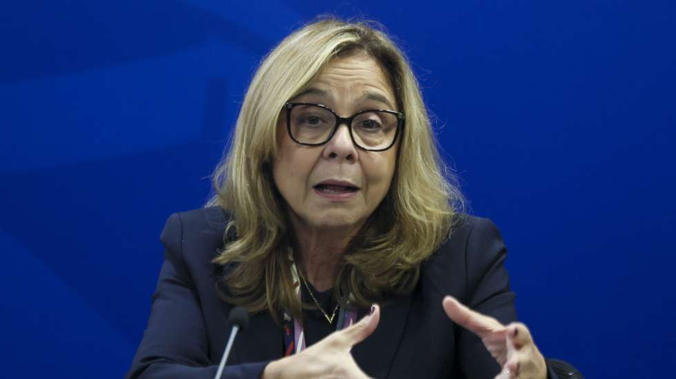 A ministra da Saúde, Ana Paula Martins, participa numa conferência de imprensa sobre o aumento da atividade gripal, promovida pelo Ministério da Saúde, Direção Executiva do SNS e a Direção Geral da Saúde, no ministério da Saúde, em Lisboa, 08 dezembro 2025. MANUEL DE ALMEIDA/LUSA